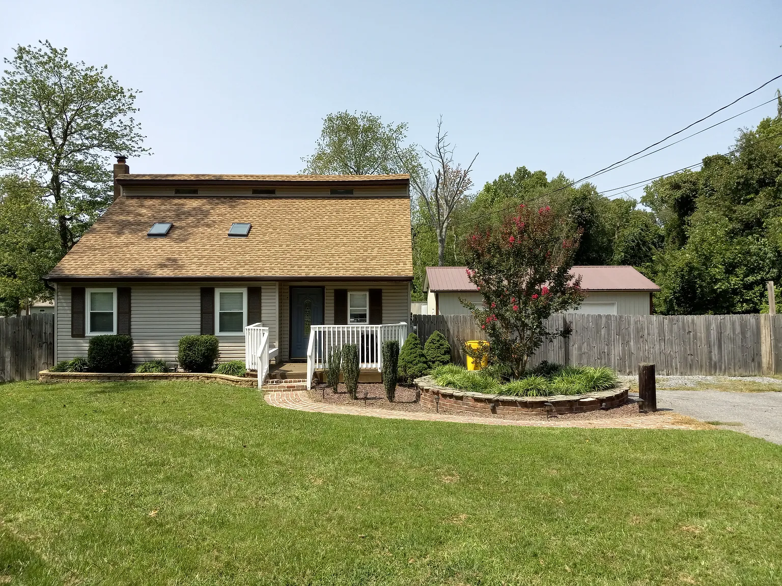 1507 Colony Rd photo 1