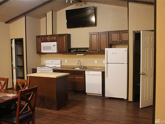 5th image of 321 N Mount Christie Dr