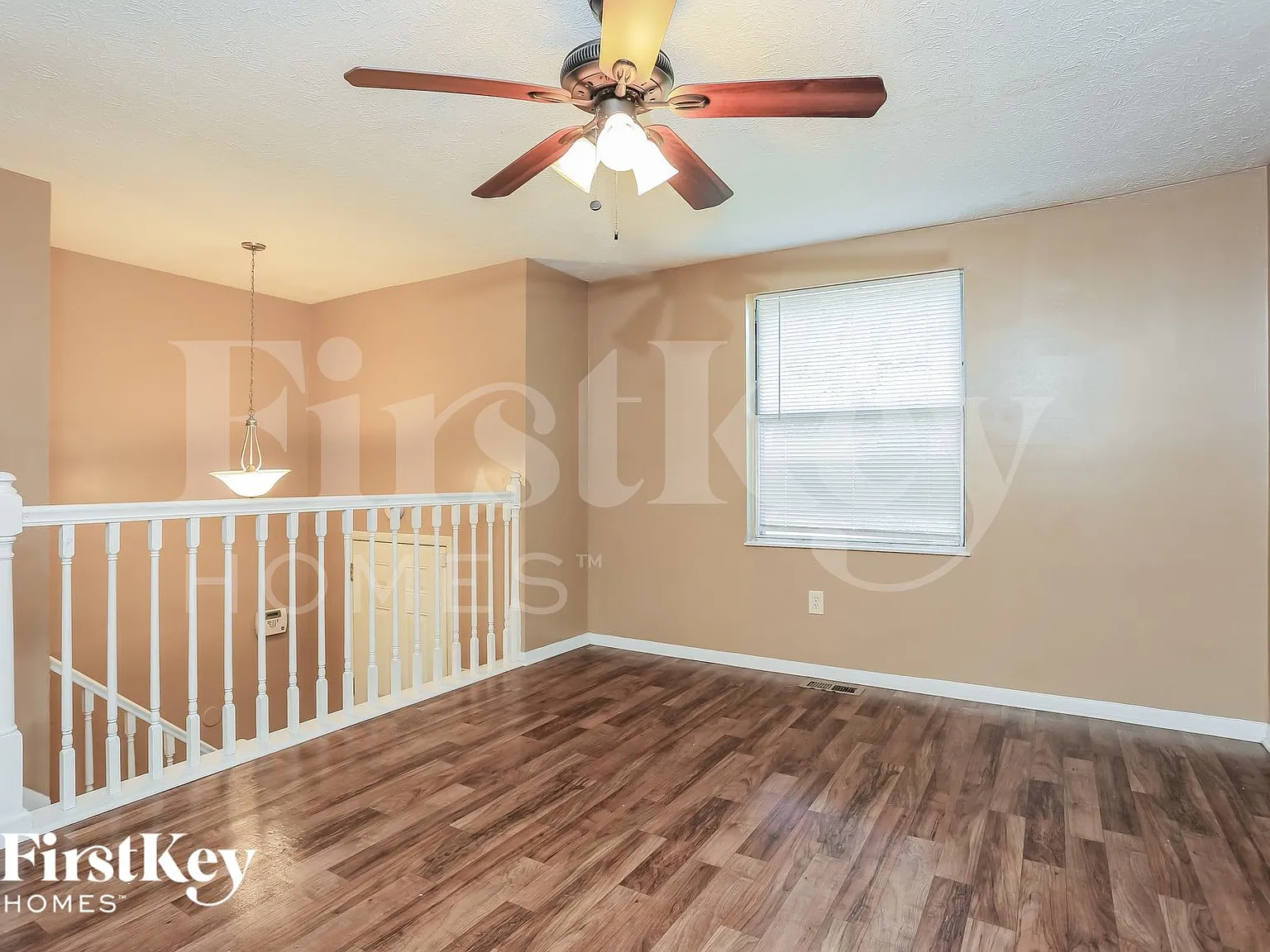 4 bed, 1.5 bath, 1380 sqft, $2,045 — Photo 3