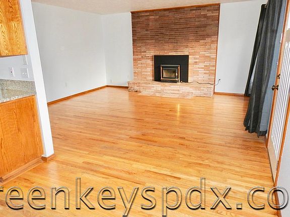 Oak floors and wood-burning fireplace for your use