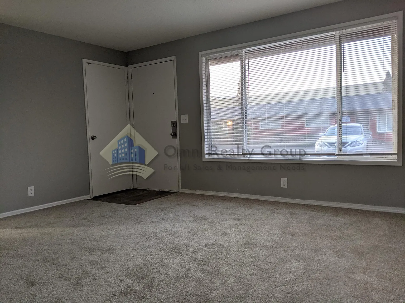 882 SE 11th Ave — Photo 2