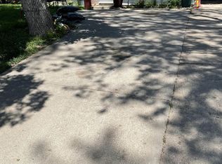 3824 Valley St, Omaha, NE 68105