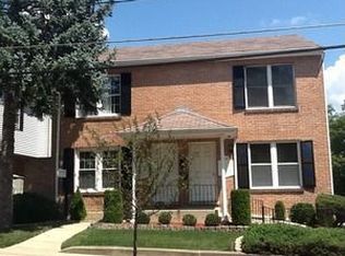 207 N Washington St, Wheaton, IL 60187
