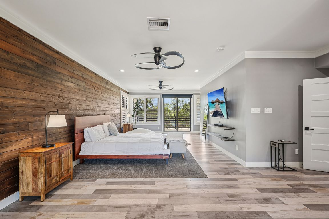 next background image