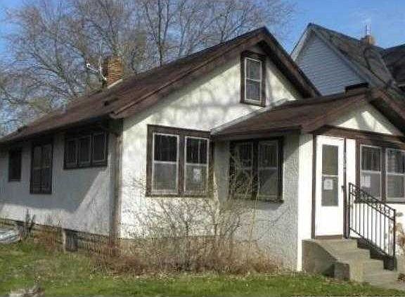 4th image of 3704 25th Ave S