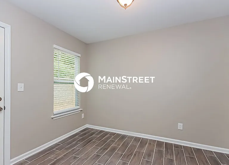 1493 Mitchell Glen St — Photo 10