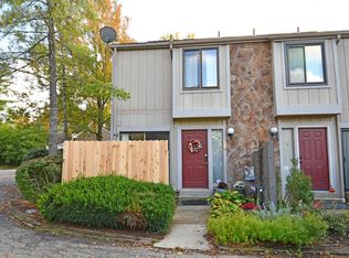 9946 Timbers Dr, Blue Ash, OH 45242