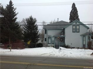 321 W Livingston Rd, Highland, MI 48357