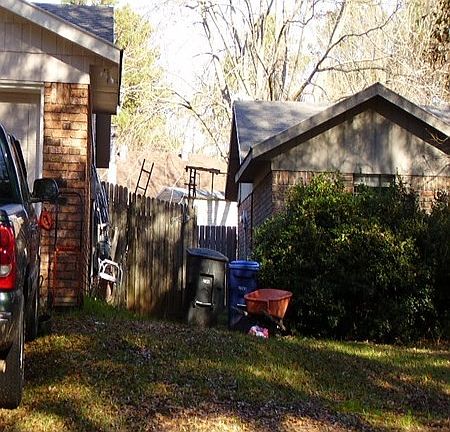 3rd image of 9811 Driftwood Cir