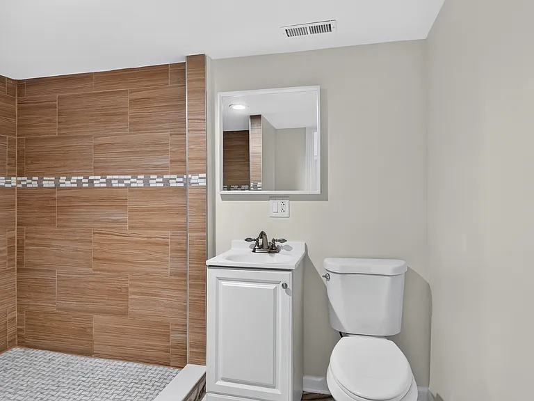 3023 W Wellington Ave — Photo 25