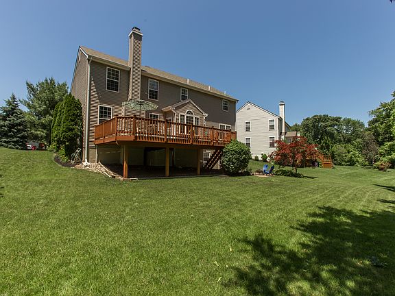 3rd image of 427 Greene Ln