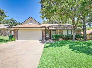 1352 Breckenridge Rd, Mansfield, TX 76063