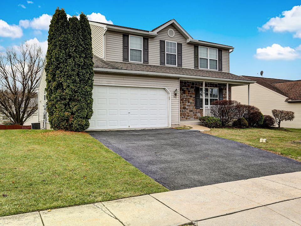 1st image of 590 Woodrow Ct