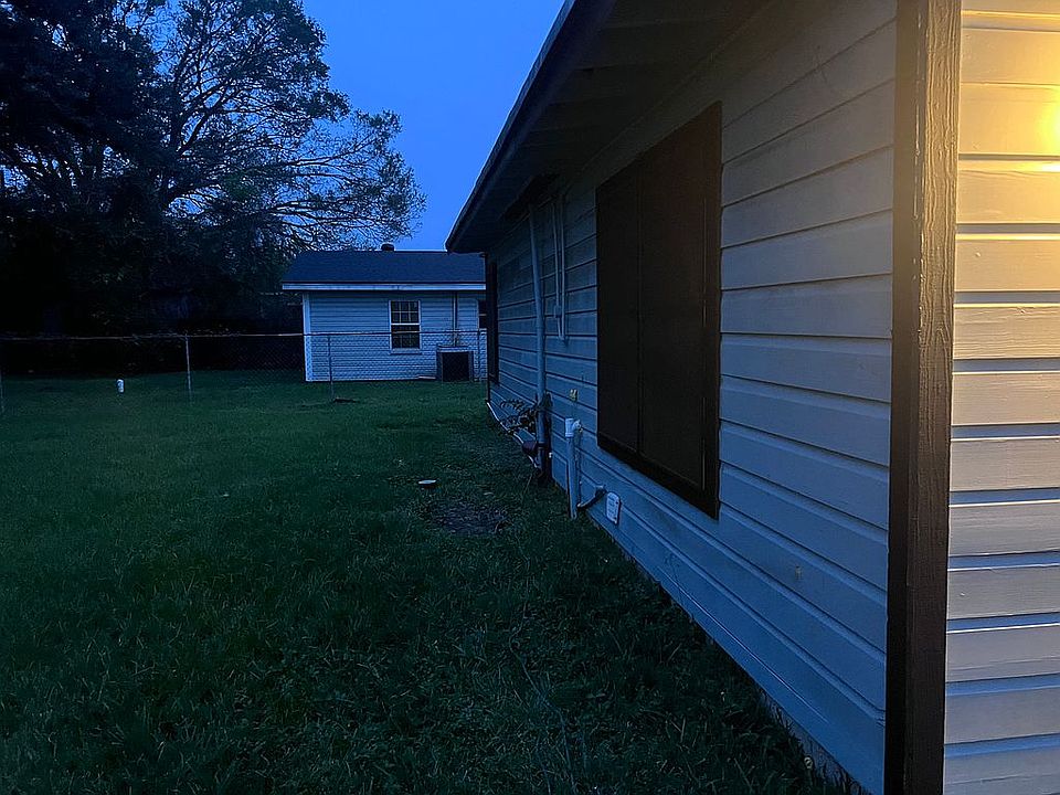 1st image of 4365 Pradice St