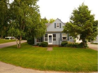 1764 S Shore Dr, Holland, MI