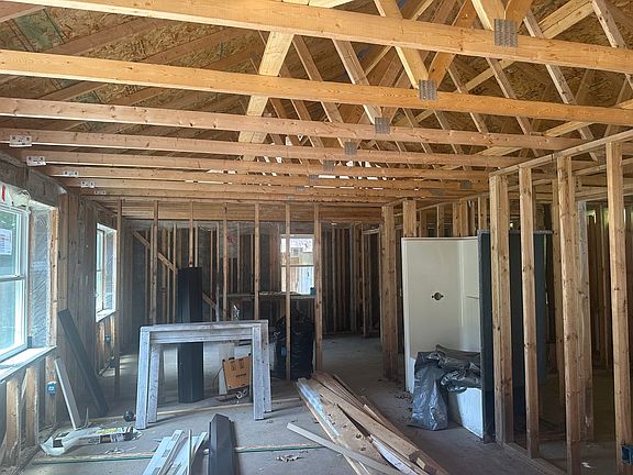 3rd image of 38 Ed Clark Rd