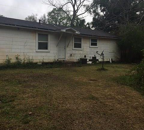 3rd image of 33 Camelia Dr