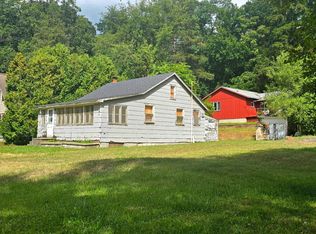 11317 Patterson Lake Dr, Pinckney, MI 48169