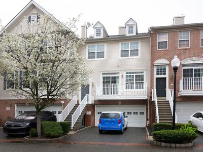 48 Lee Ct, Jersey City, NJ, 07305
