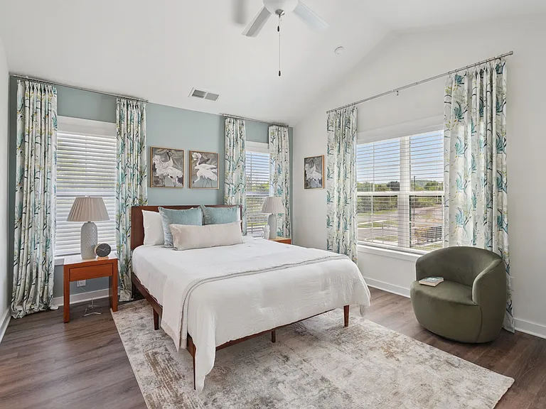 Legends Townhomes — Photo 8