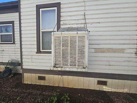 4th image of 524 Madison St