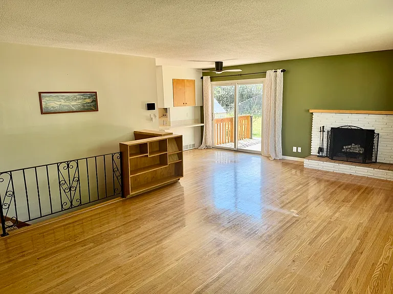 2019 Selkirk Pl — Photo 4