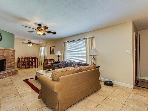 Family Room/Entry