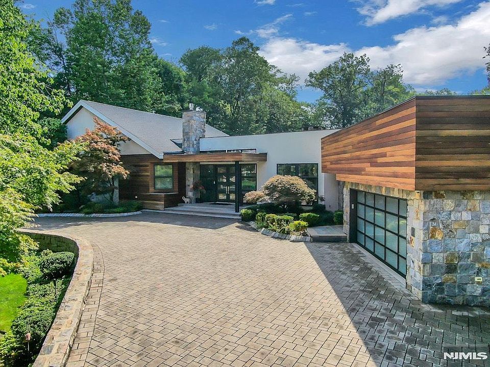 1st image of 34 Warren Ln