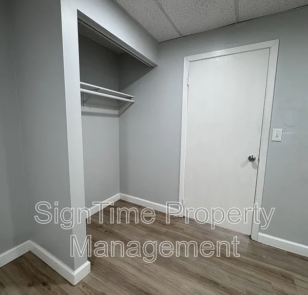 229 N Jonathan St #202 — Photo 9