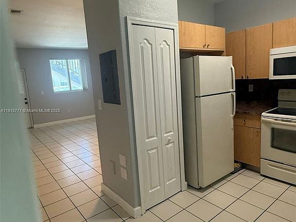 2nd image of 1656 SE 29th Ct Unit 106