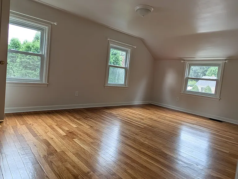 207 Elizabeth Dr — Photo 7