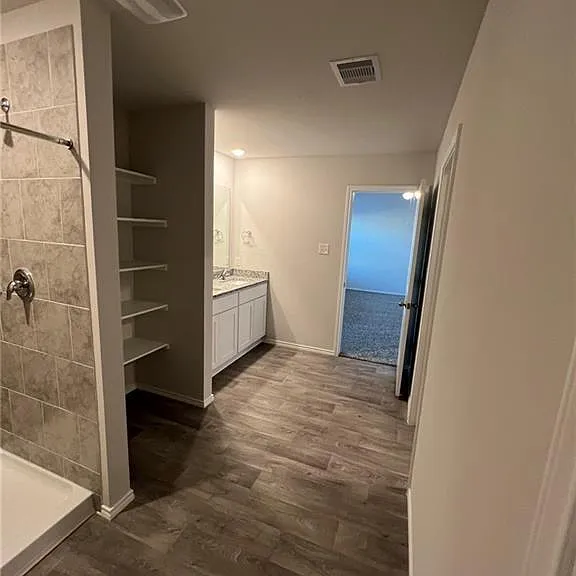 2427 Dog Leg Ln — Photo 20