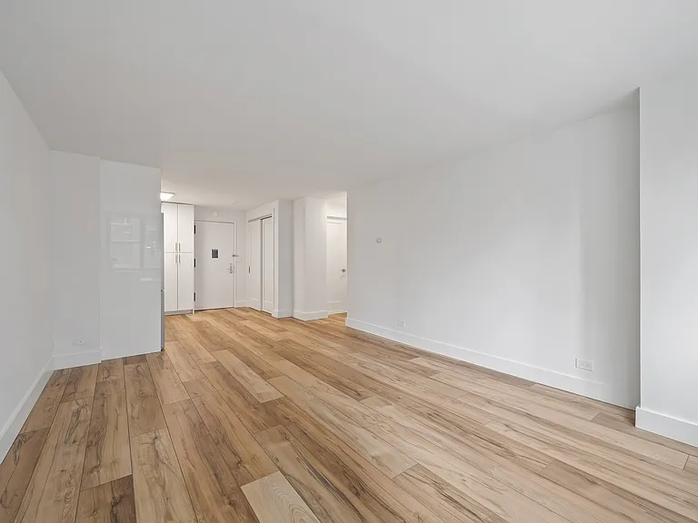 315 W 57th St #8G — Photo 5