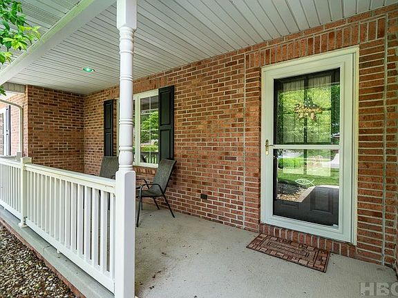 4th image of 1917 Woods Dr