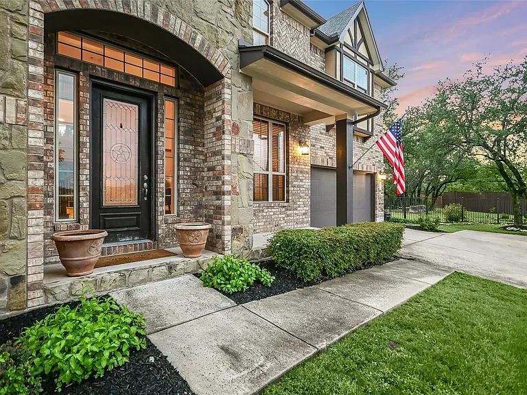 223 Lake Como Dr — Photo 5