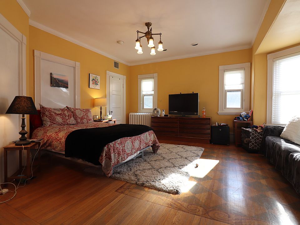 1st image of 135 Saint Paul St #3
