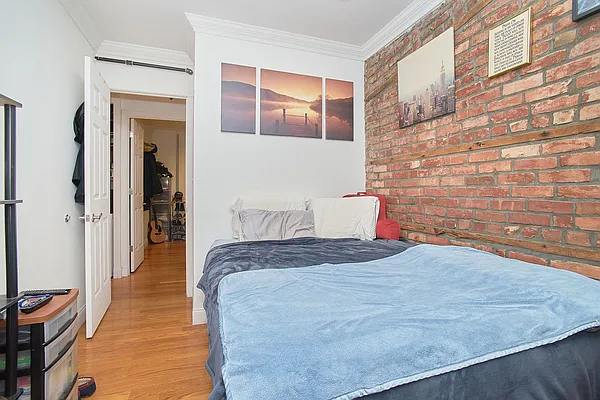 Rented by Keller Williams NYC | media 22