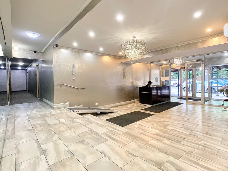 160 Parkside Ave #8A — Photo 13