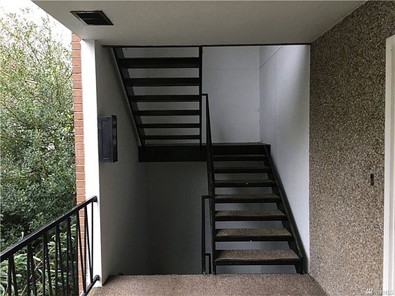 4th image of 519 N Garden St #6