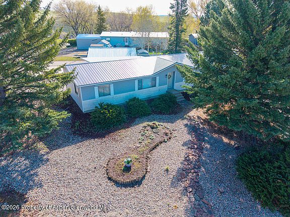 3rd image of 899 Ashley Rd