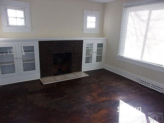 3rd image of 820 Berkley Ave