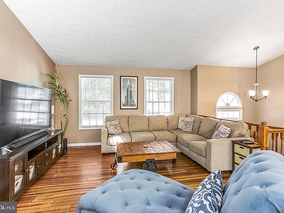 5th image of 1322 Kingsbury Rd