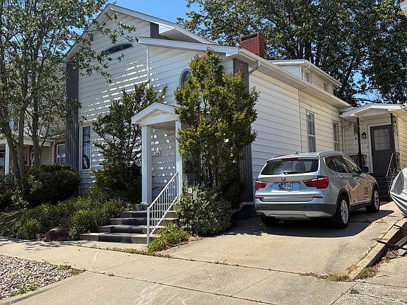 3rd image of 106 W 4th St