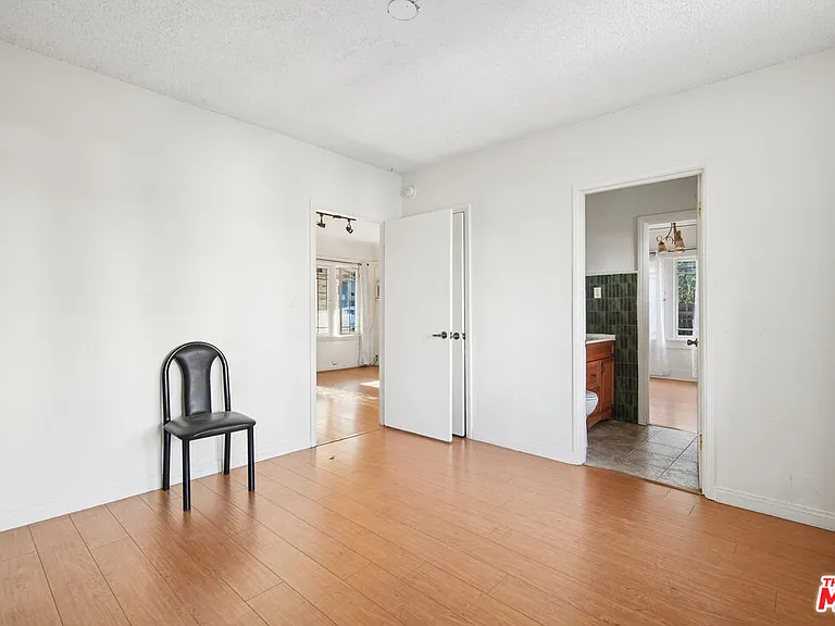1238 N Gardner St — Photo 9