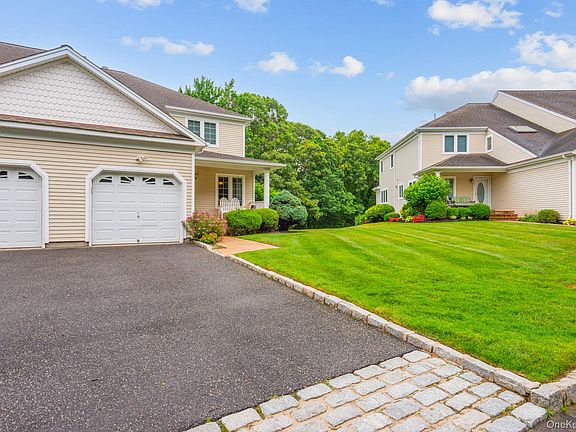 4th image of 16 Lindbergh Circle