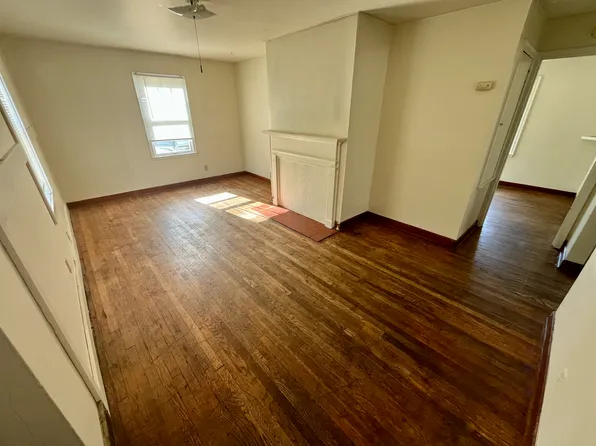 1004 W Walkup Ave, Carbondale, IL 62901