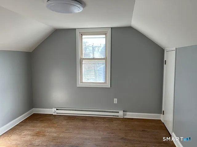 122 Seaside Ave — Photo 9