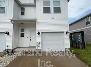 1214 Fairchild Village Dr, Pensacola, FL 32504