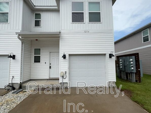 1214 Fairchild Village Dr