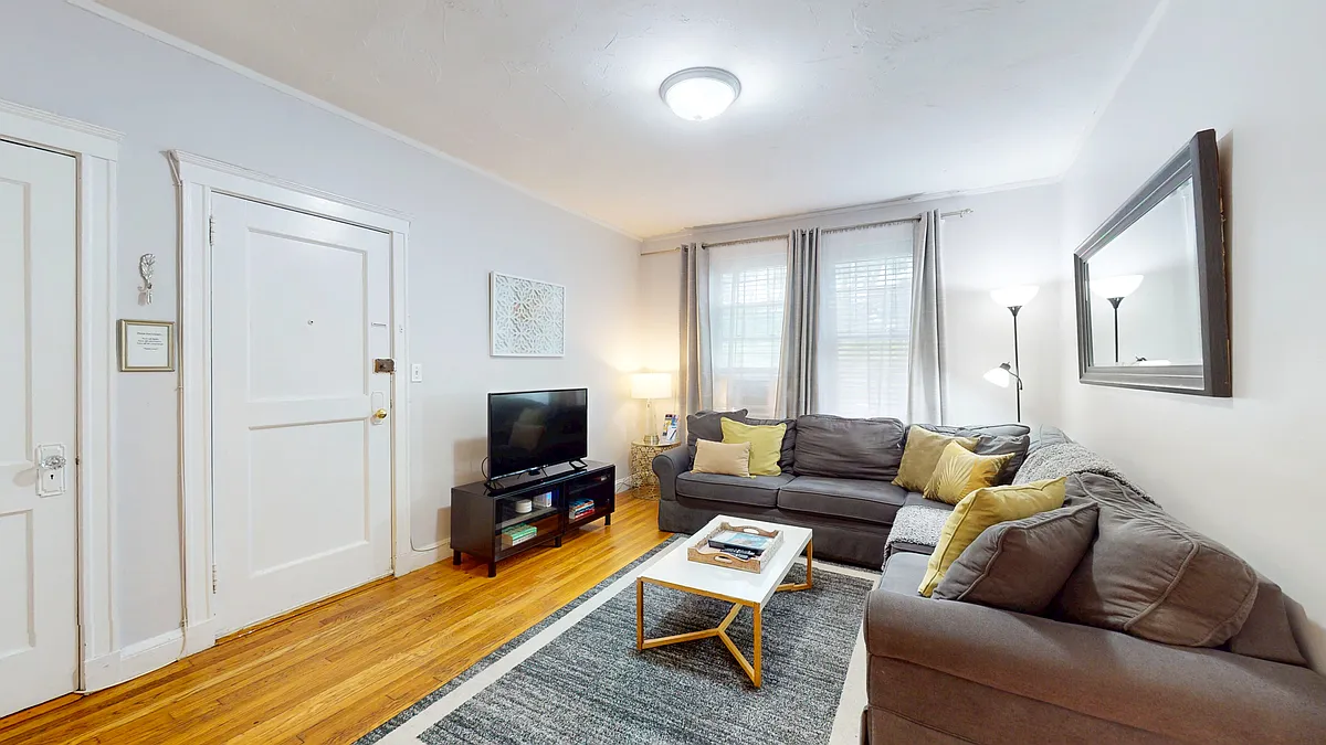 Building Photo - 169 Kent St #3A